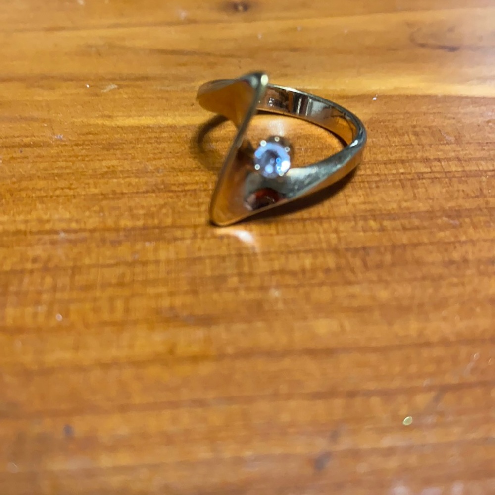 gold ring with stone